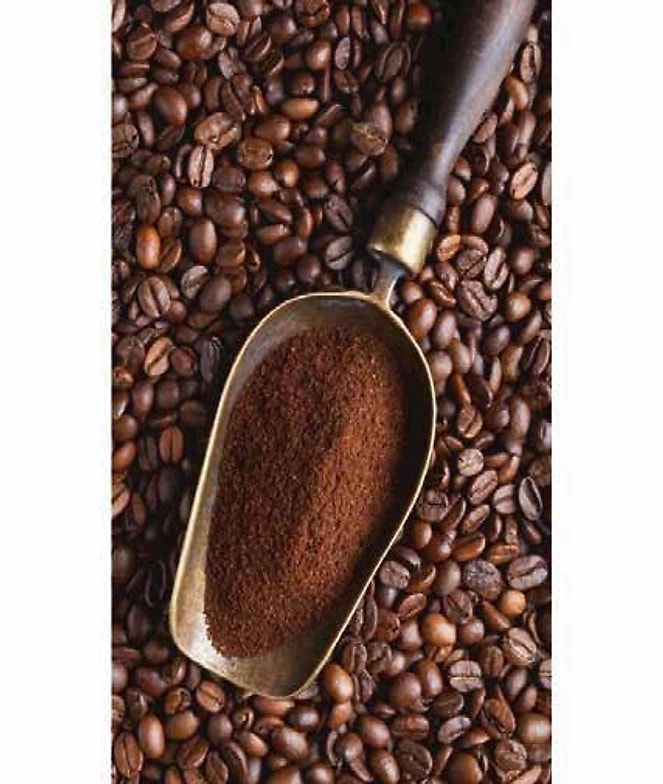 Green and roasted coffee